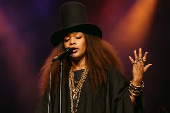 Erykah Badu - Brussels