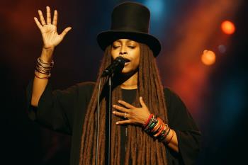 Erykah Badu - Philadelphia